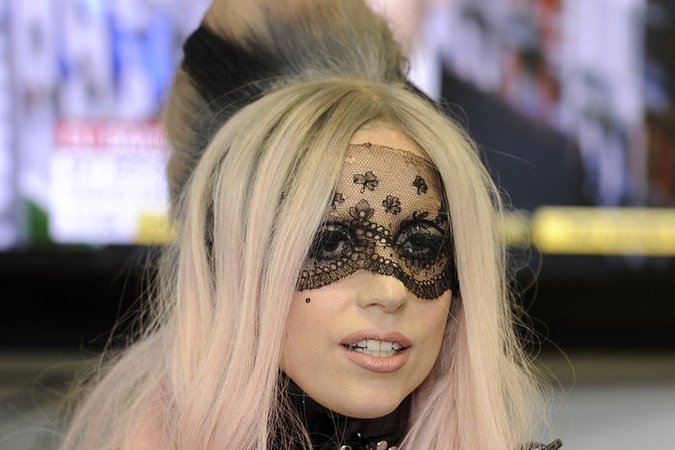 Lady Gagos naujame klipe – kraujas, smurtas ir siaubas