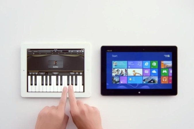 Iš „Apple“ produktų reklamose tyčiojasi ir „Microsoft“
