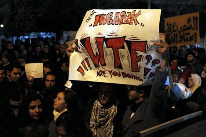 Protesto akcijos Egipte plečiasi, kareiviai blokuoja priėjimus prie prezidento rūmų