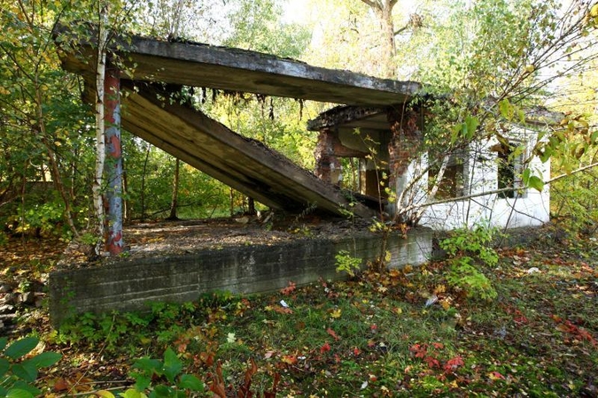 Griuvėsiuose prispaustą vyrą gelbėjo mažiausiai pusvalandį