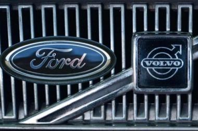 "Ford" vis dar laukia "Volvo" pirkėjų