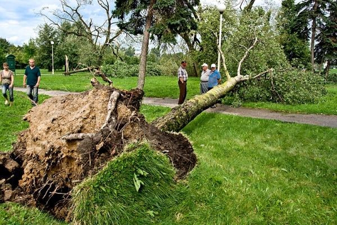 Gelbėtojai įspėja dėl penktadienio vakarą numatomo škvalo