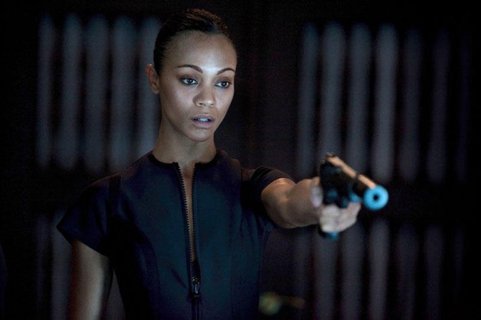 Zoe Saldana nebijo režisieriaus Jameso Camerono