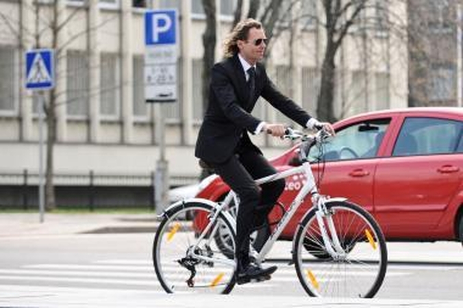 Įsiplieskusios diskusijos gali atidėti balsavimą dėl apkaltų