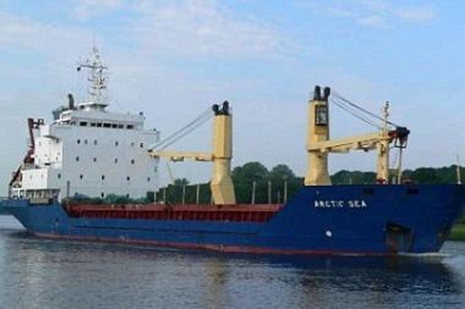 Dingęs laivas "Arctic Sea" ėmė perdavinėti signalus