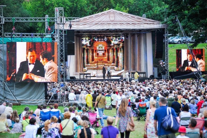 „Operetę Kauno pilyje“ lydėjo saulės ir gerbėjų šiluma