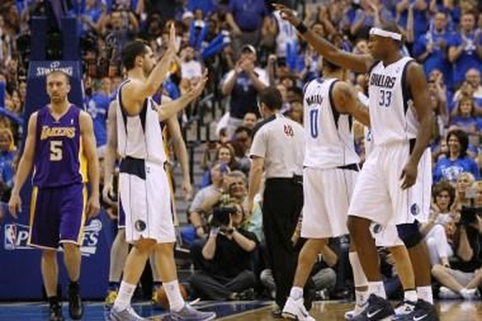 "Mavericks" palaidojo "Lakers" sezoną