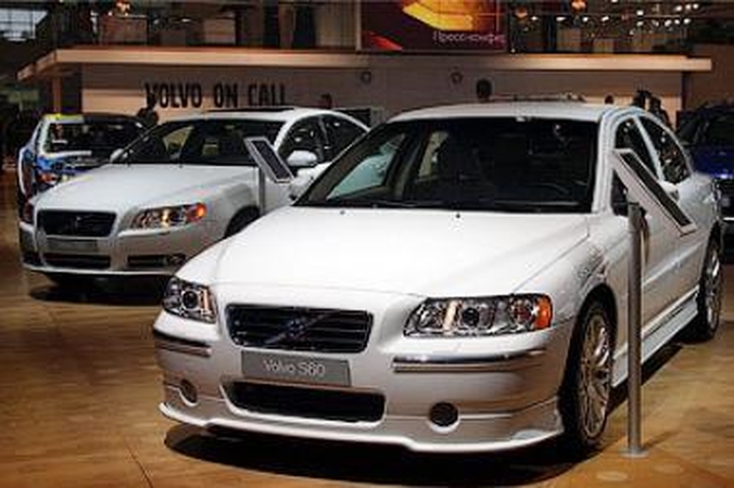 Į „Volvo“ taikosi Kinijos „Geely“