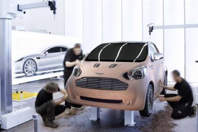 „Aston Martin“ siurprizas