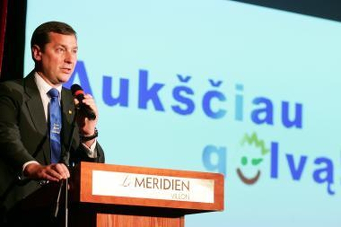 Liberalcentristai partijos pirmininką renka už uždarų durų 