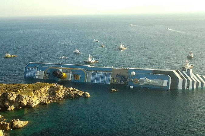 Italijoje sudužusiame kruiziniame laive dar tikimasi rasti gyvųjų