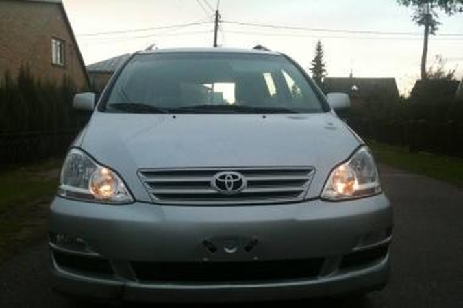Vilijampolėje, pagrasinęs peiliu, jaunuolis pagrobė "Toyota" (papildyta)