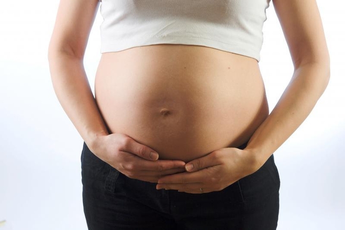 Dvynių besilaukiančiai moteriai pašalintas ne tas vaisius