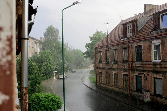 Pirmadienio vakarą uostamiestyje pratrūko dangus (foto)