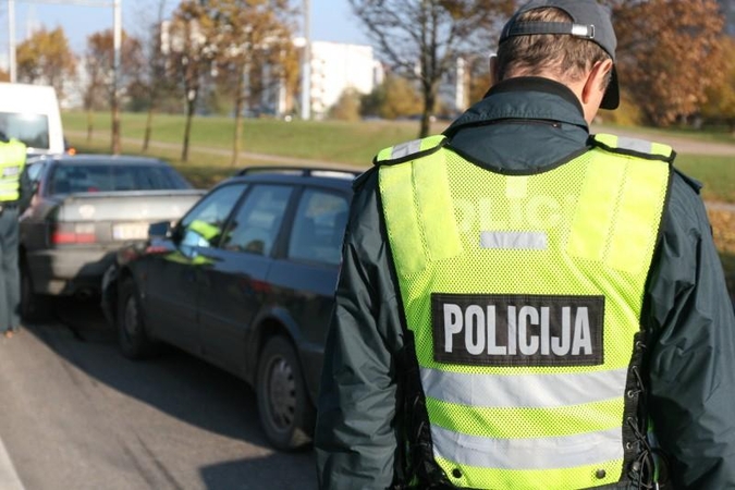 Kupiškio policijos automobilių padegimas - kerštas už policijos darbą