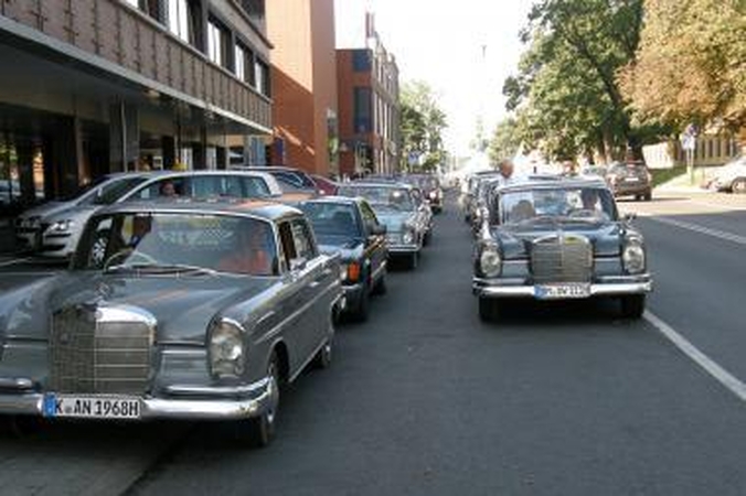 Uostamiestyje – senoviniai „Mercedes Benz“