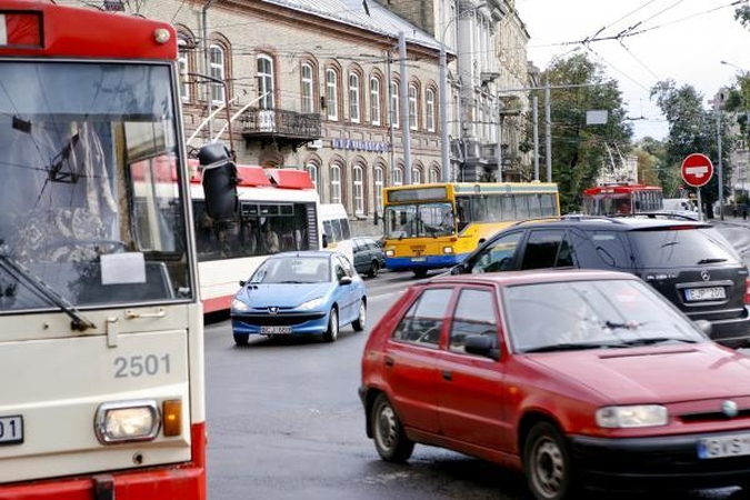 Dėl avarijos sostinės centre susidarė spūstys