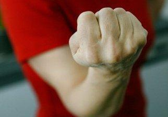 Triukšmadarys sumušė Klaipėdos pareigūną ir pabėgo