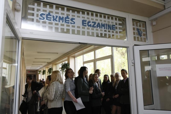 Abiturientai laiko anglų kalbos egzaminą