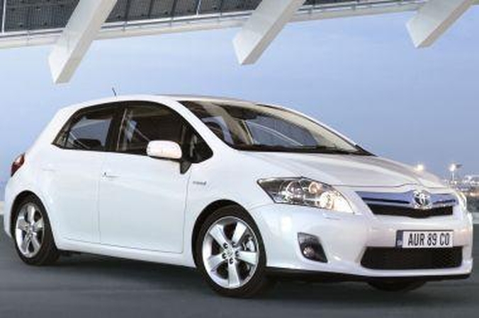 "Toyota Auris HSD" – su visiškai hibridine sistema