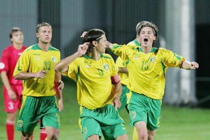 Lietuvos futbolininkų kovos su austrais nerodys jokia televizija