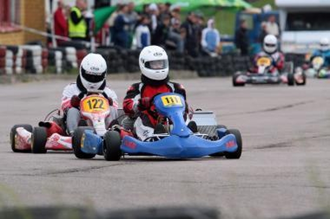 Kartingistai varžėsi Aukštadvaryje