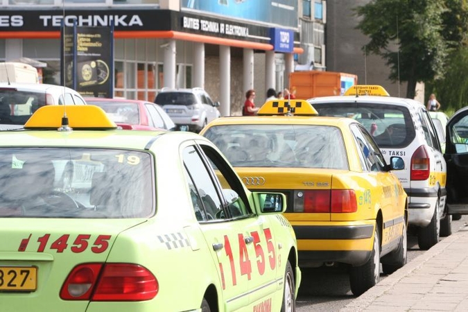Planuojama, kad taksi iškvietimus kontroliuos savivaldybė