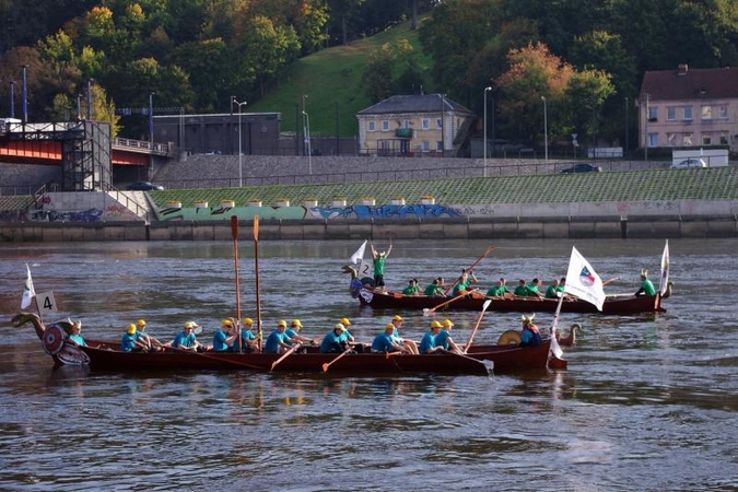 Savaitgalį studentai virs   viduramžių  vikingais  