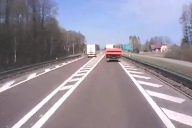 Vilkiko iš Lietuvos viražai Lenkijos kelyje – be taisyklių