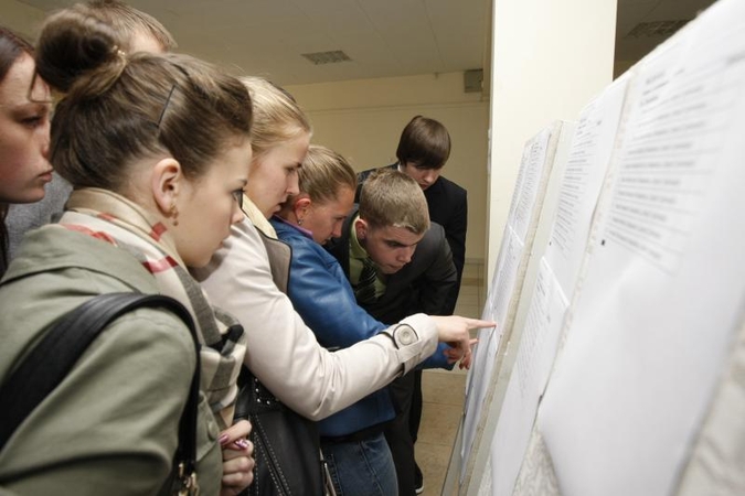 Kauniečiai iš anglų kalbos egzamino susižėrė 46 šimtukus
