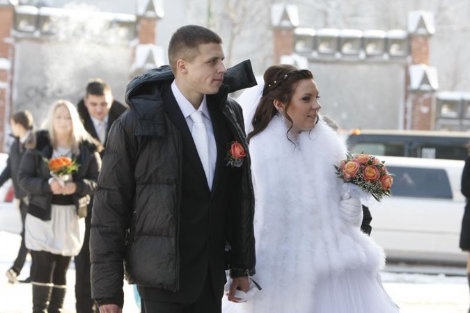 Pernai Lietuvoje pasirašyta 781 vedybų sutartis