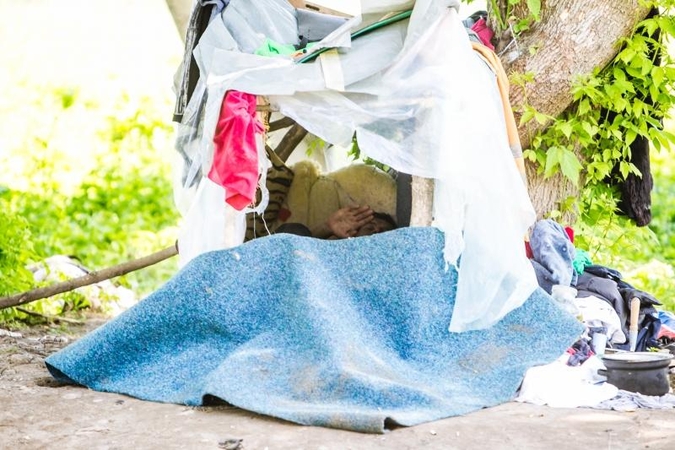 Prie Neries įsikūręs benamis: leiskit man numirti, kur aš noriu
