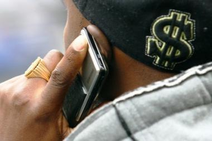 Įrodyta, jog naudojantis mobiliuoju telefonu daromas poveikis smegenų veiklai