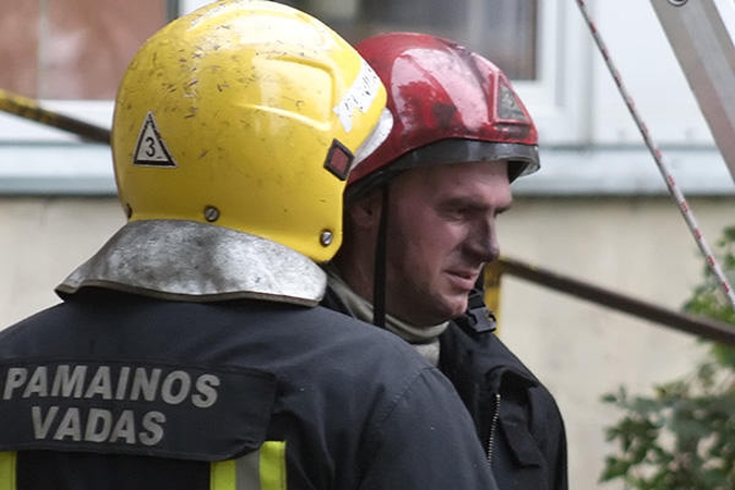 Dėl neatsargaus rūkymo užsidegė ambulatorija