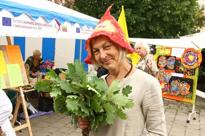 Rotušės aikštėje – vyresnių žmonių aktyvumo metų šventė