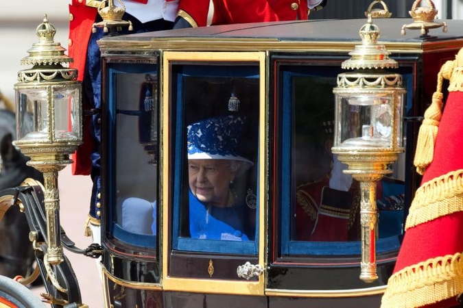 Karalienės Elizabeth II gimtadienio proga – Londone karinis paradas