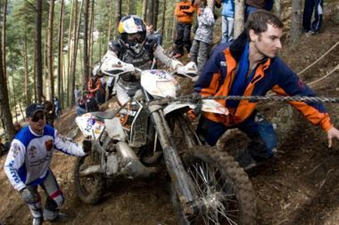Drakulos tėvynėje - sudėtingiausias pasaulio motociklų ralis 
