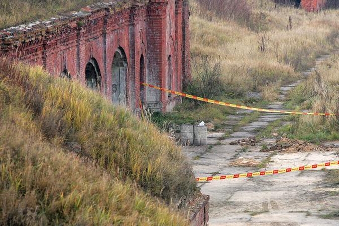 Atversta byla, kurioje per sprogimą Kauno forte sužalotos mergaitės tėvai iš valstybės prašo 1,5 mln. litų 