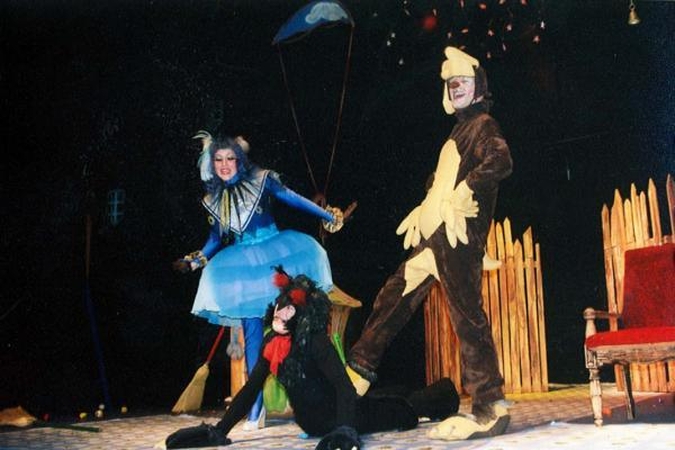 „Raganiukės teatras“ sezono uždarymo proga dovanoja bilietus į spektaklį 