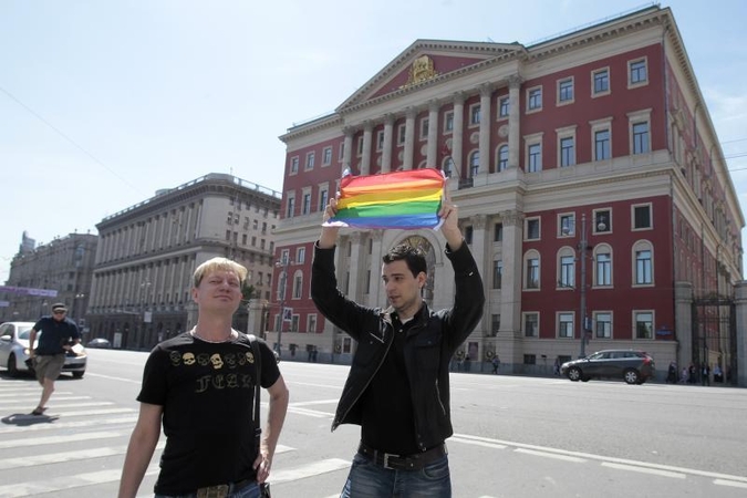 Maskvos centre sulaikomi gėjai, nors V.Putinas tikina, kad Sočyje tokių dalykų nebus.
