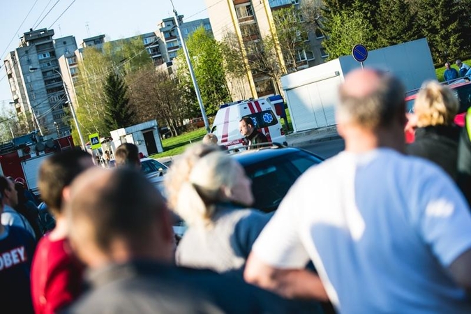 Klaipėdoje automobiliai trenkėsi kaktomuša