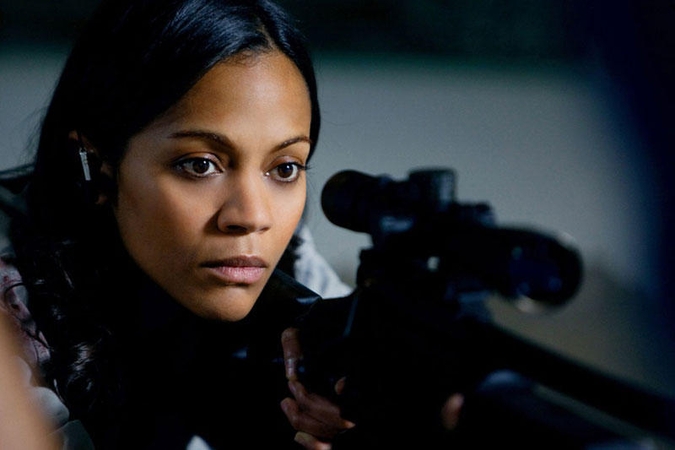 Zoe Saldana nevairuoja, nes bijo sudaužyti naują automobilį