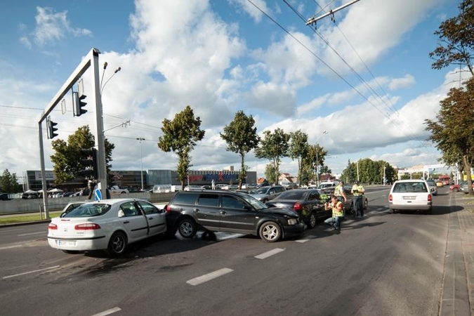 Tarp avaringiausių Kauno gatvių – Savanorių, Taikos prospektai