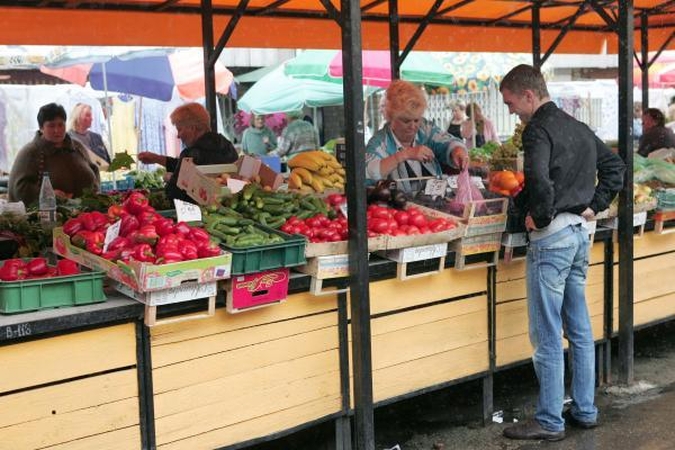 Nitratai: pirkėjai priversti daržoves pirkti užrištomis akimis