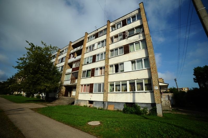 Kaune dėl gaisro sandėliuke iš daugiabučio evakuota apie 60 žmonių