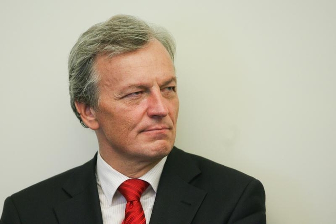 Politikų padėjėjų varžybos: kuris ilgiau neatostogaus?