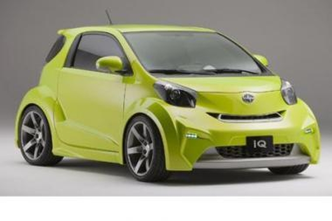 „Piktas“ mažylis „Toyota iQ“