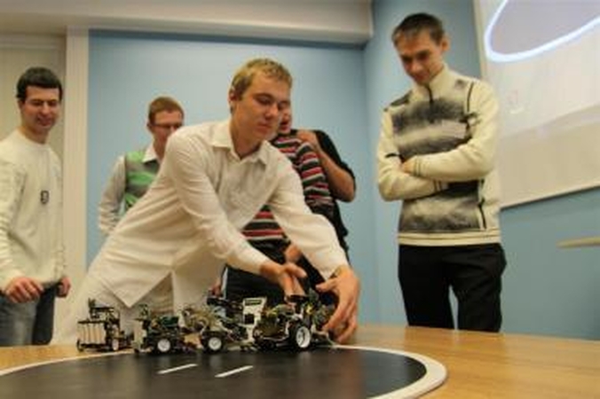 Kauno kolegijoje – robotukų kovos