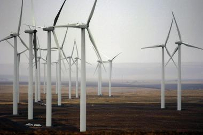 „Nissan“ rengiasi elektromobilių erai