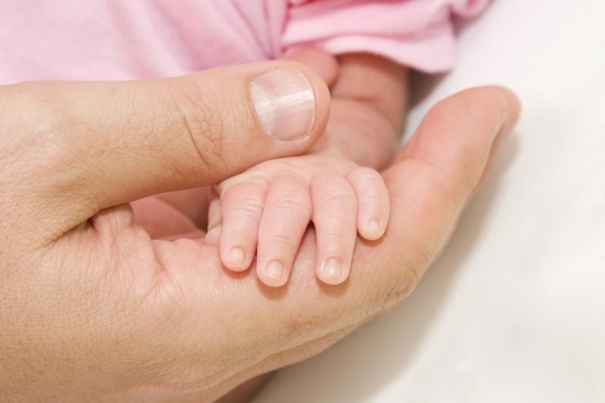 Gimus neišnešiotam kūdikiui, mamos yra linkusios kaltinti save 